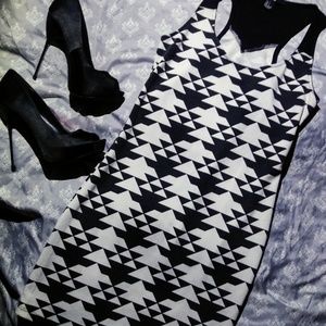 Forever XXI Black & White Bodycon Mini Dress Small